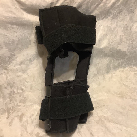 Knee support brace adjustable. Pre-owned. - Picture 5 of 7
